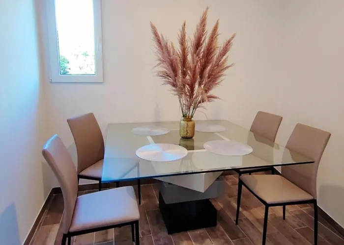 Jolie Maison-6 Personnes *